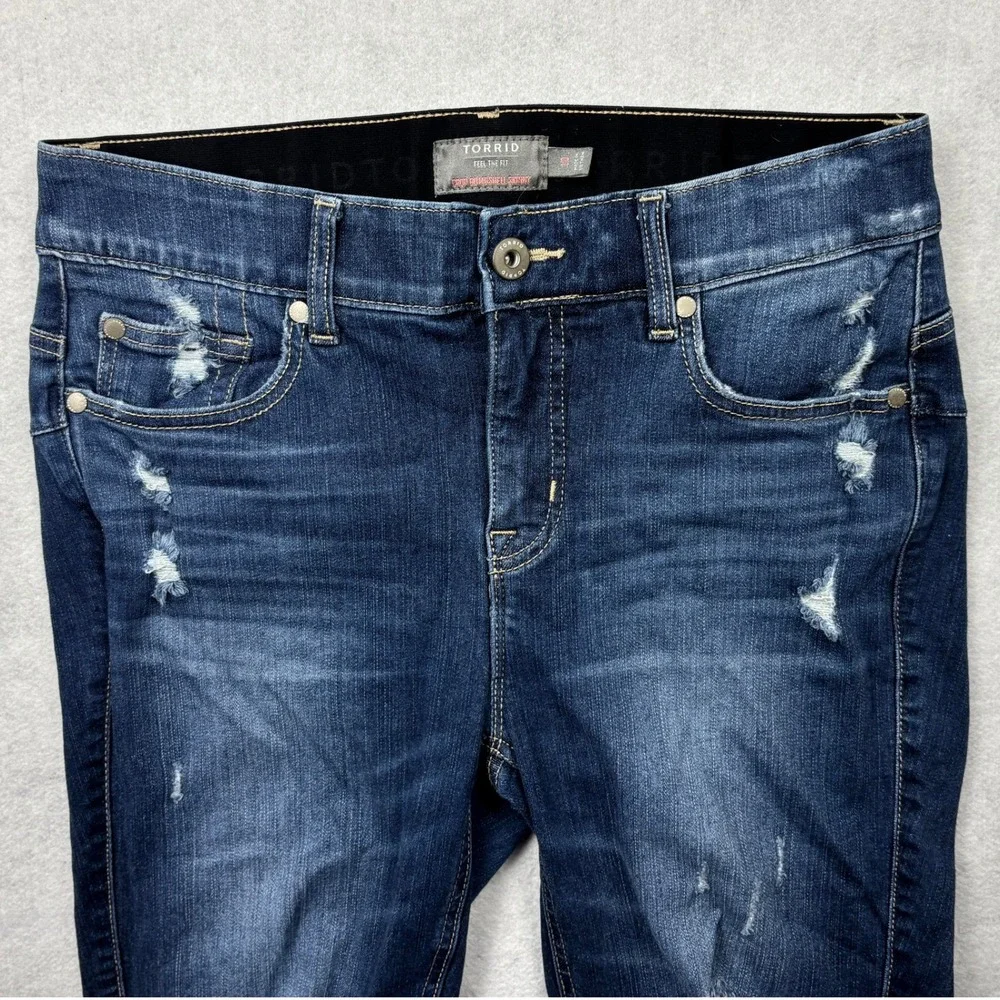 Torrid Womens 10 Medium Wash Distressed Crop Bombshell Skinny Jeans 14468829